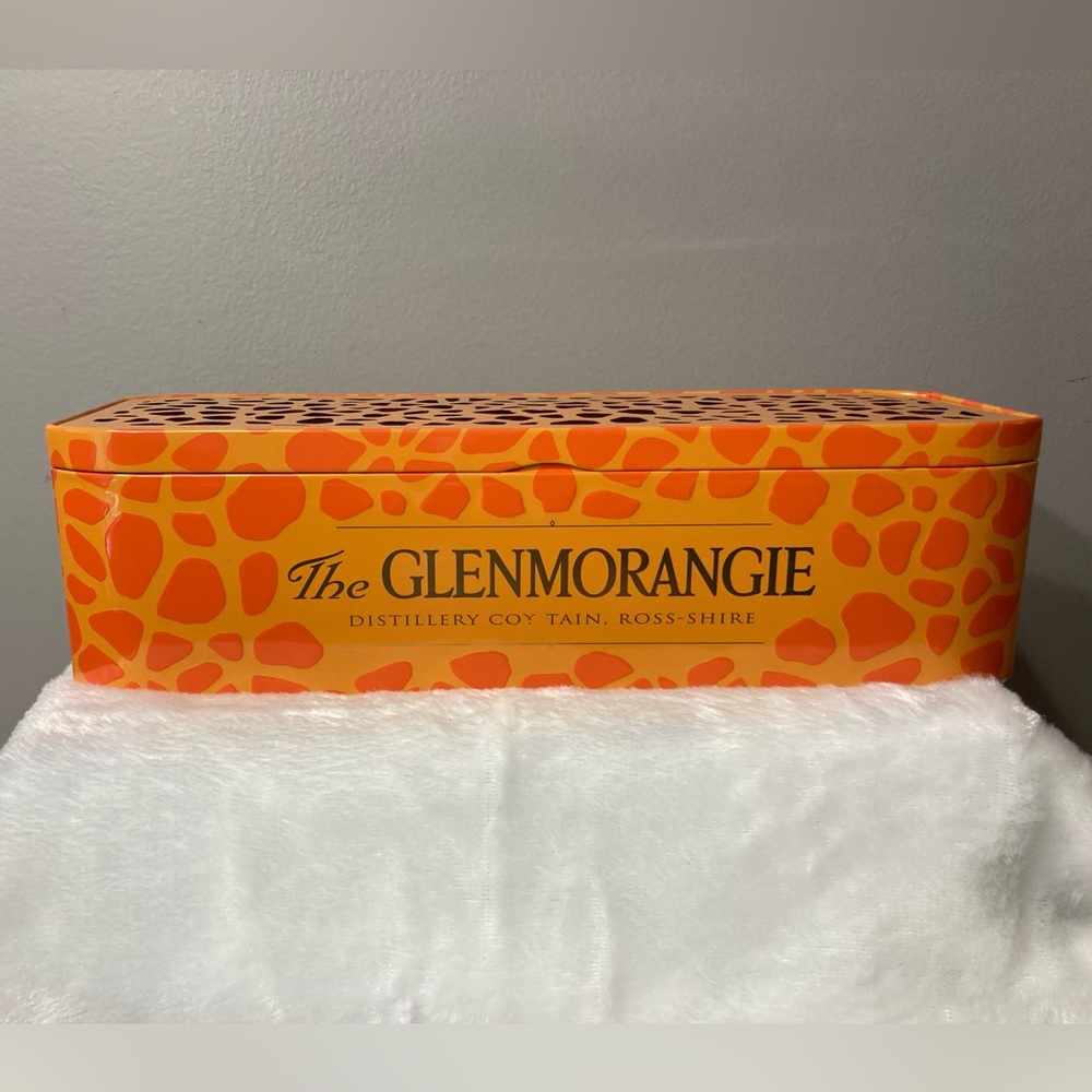 The GLENMORANGIE Distillery Co
Liquor Box Collectible Giraffe Print